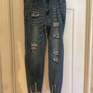 Trendy Distressed Blue Cropped Jeans